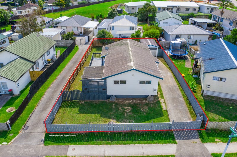 24 Riverton Drive, Randwick Park, Auckland - Carousel 1