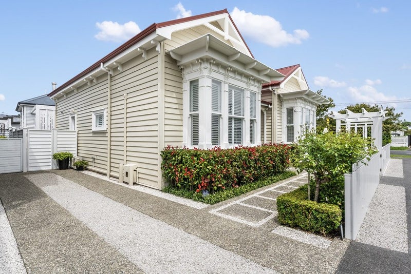 37 Renfrew Avenue, Sandringham, Auckland - Carousel 2