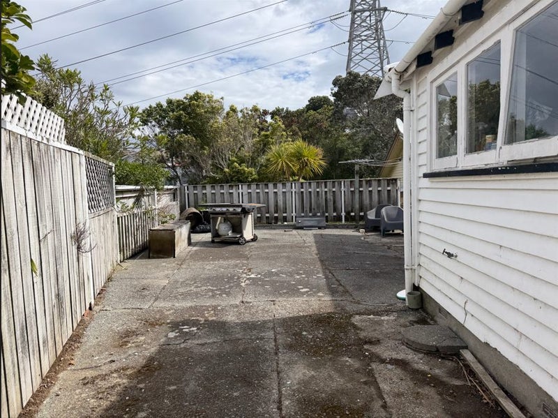 61 Durham Street, Aro Valley, Wellington - Carousel 30