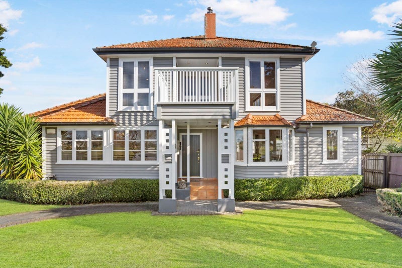 4 Village Way, Ardmore, Papakura - Carousel 1