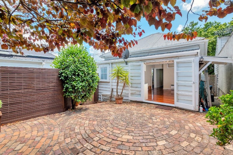 4 Gibraltar Crescent, Parnell, Auckland - Carousel 1