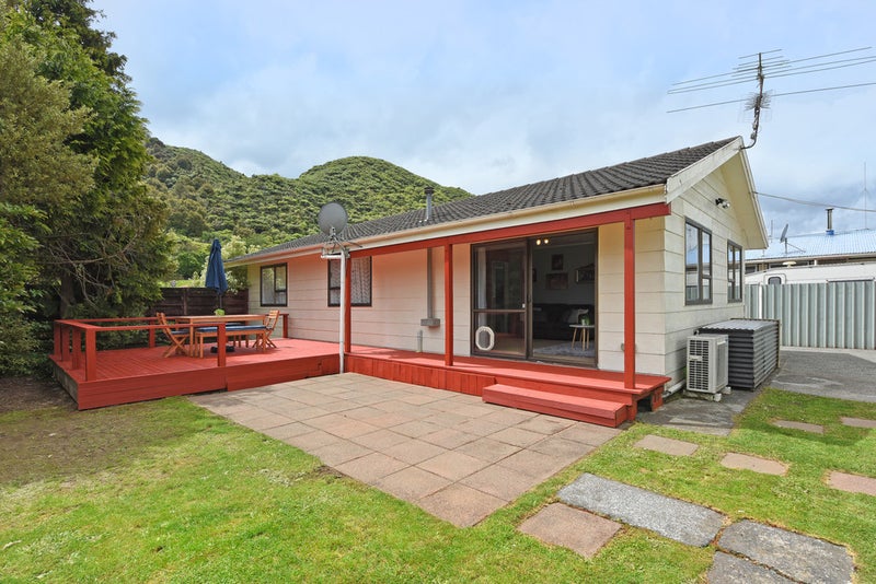 36 Hartford Crescent, Totara Park, Upper Hutt - Carousel 1