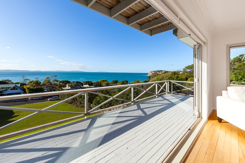 117 Pacific Parade, Army Bay, Whangaparaoa - Carousel 1