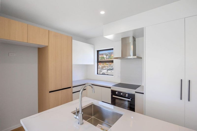 21 Clay Works Lane, New Lynn, Auckland - Carousel 2