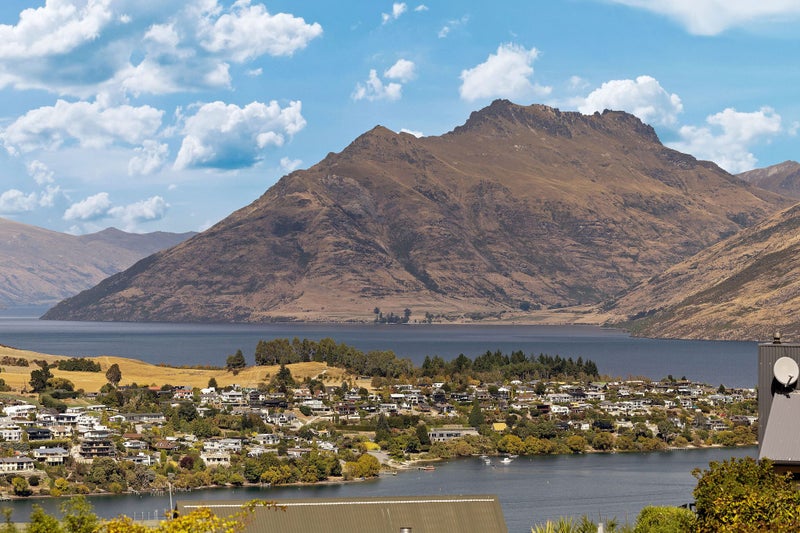 1 Goldleaf Hill, Queenstown, Queenstown - Carousel 2