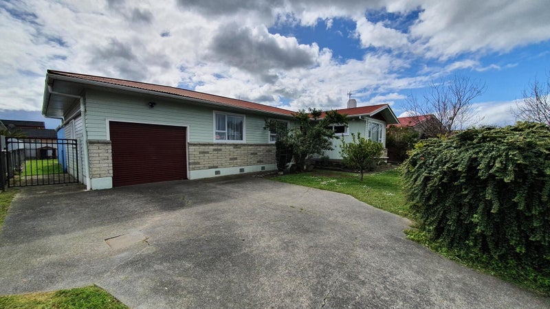36 Clarence Cox Crescent, Pirimai, Napier - Carousel 1