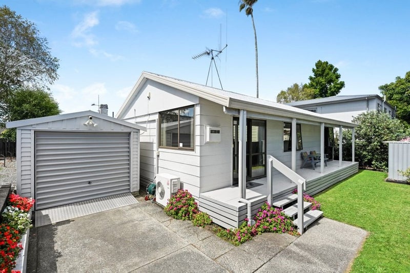 4B Palmer Street, Hamilton East, Hamilton - Carousel 1