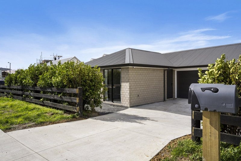 124A Monument Road, Papakura - Carousel 1