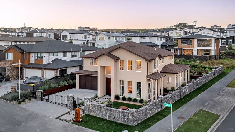 7 Luff Place, Long Bay, Auckland - Carousel 1