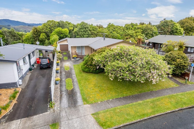 36 Larchmont Grove, Totara Park, Upper Hutt - Carousel 2