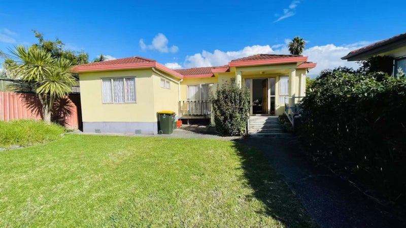 12 Tyndrum Place, Highland Park, Auckland - Carousel 2