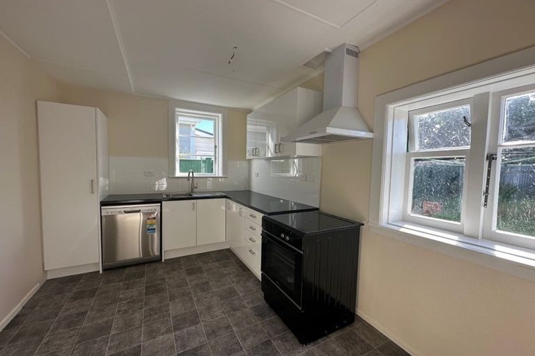 15 Patrick Street, Petone, Lower Hutt - Carousel 2