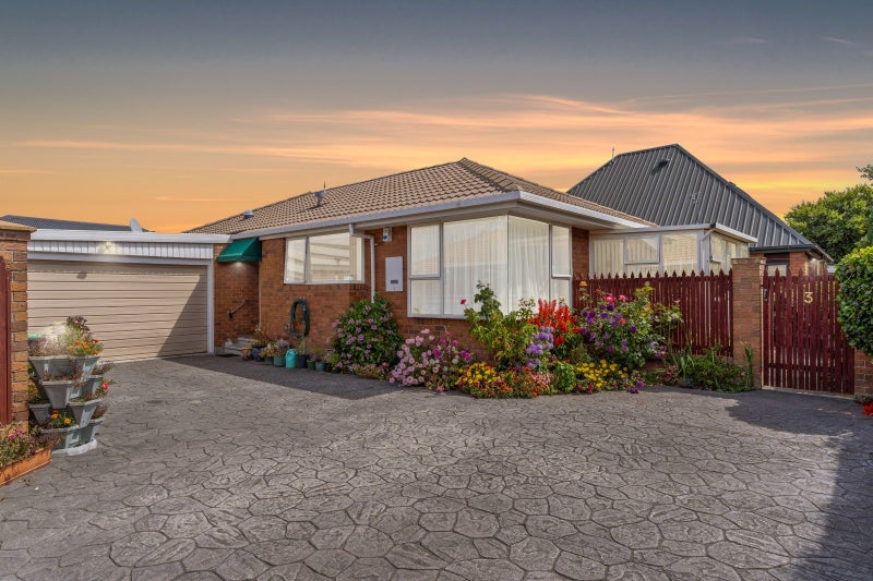 3/35 Avonhead Road, Avonhead, Christchurch - Carousel 1