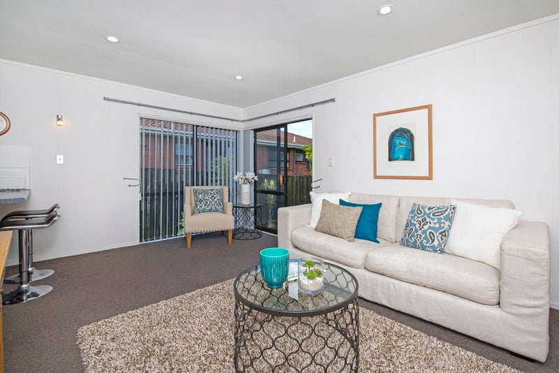 124 Botany Road, Botany Downs, Auckland - Carousel 26