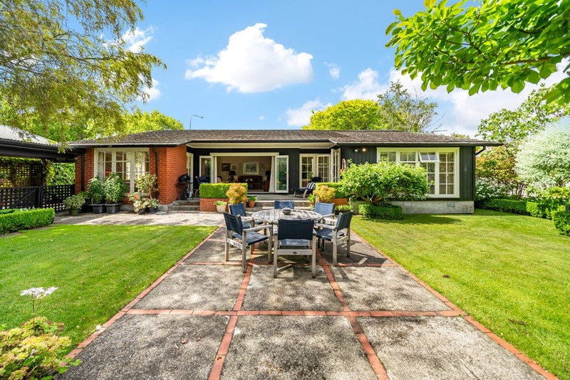 423 Fergusson Drive, Heretaunga, Upper Hutt - Carousel 1