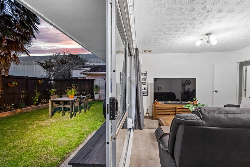2/29 Garelja Road, Henderson, Auckland - Carousel 1