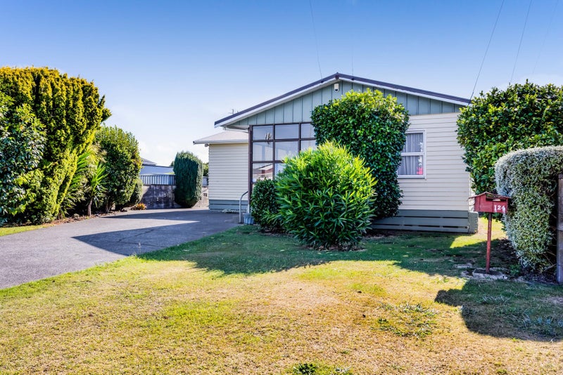 124 Glover Road, Hawera - Carousel 2