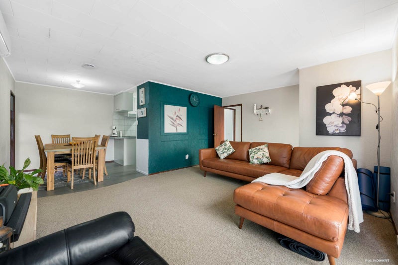 1/24 Longreach Drive, Sunnyvale, Auckland - Carousel 2