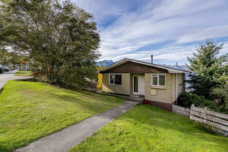 69 Wynyard Crescent, Fernhill, Queenstown - Carousel 2