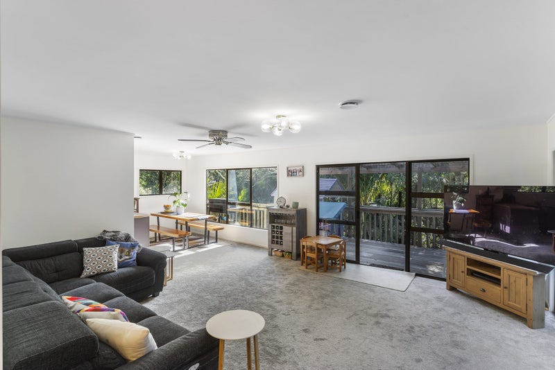 40 Napuka Road, Henderson Valley, Auckland - Carousel 1