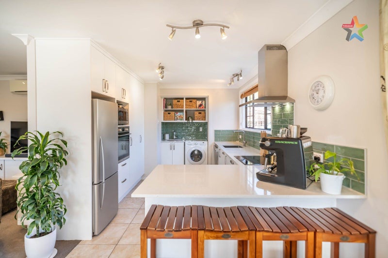 7 Prouse Crescent, Naenae, Lower Hutt - Carousel 1