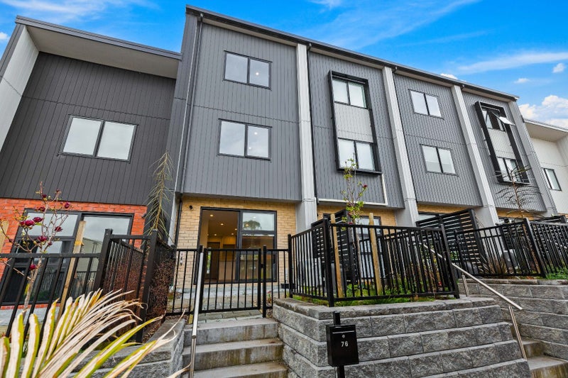 76 Selo Street, Glen Eden, Auckland - Carousel 2