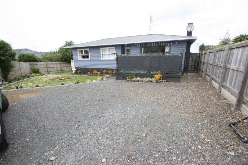 63A Fairclough Road, Beach Haven, Auckland - Carousel 2