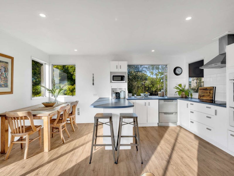 2 Ashford Place, Havelock North, Havelock North - Carousel 1