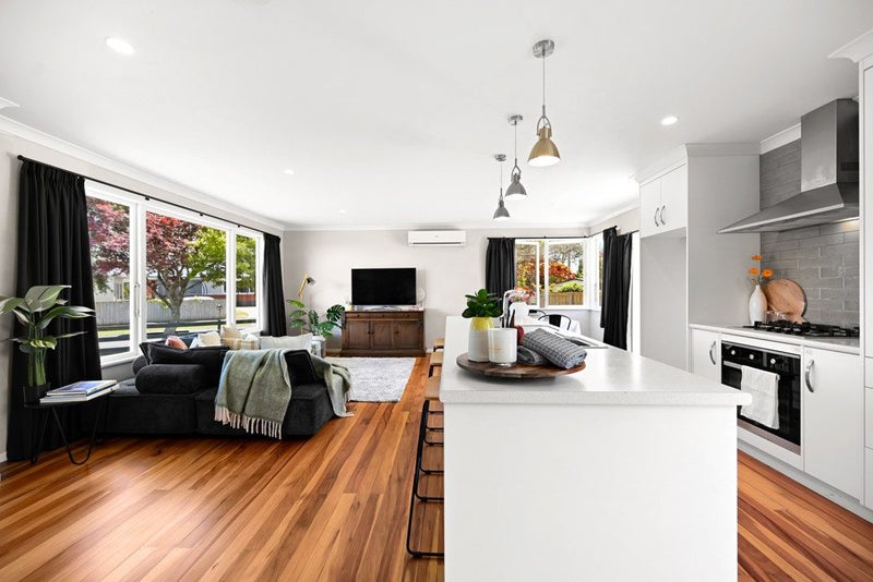 56 Southsea Crescent, Silverdale, Hamilton - Carousel 2