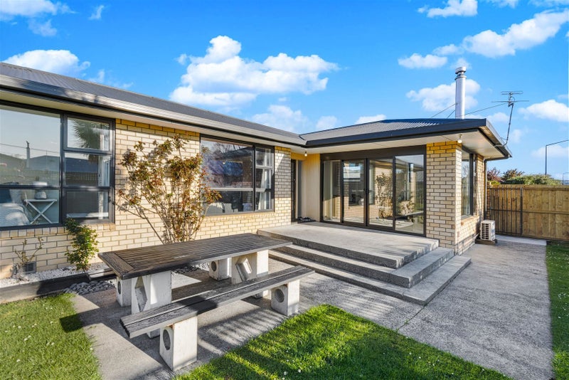 327 Ferry Road, Waltham, Christchurch - Carousel 1