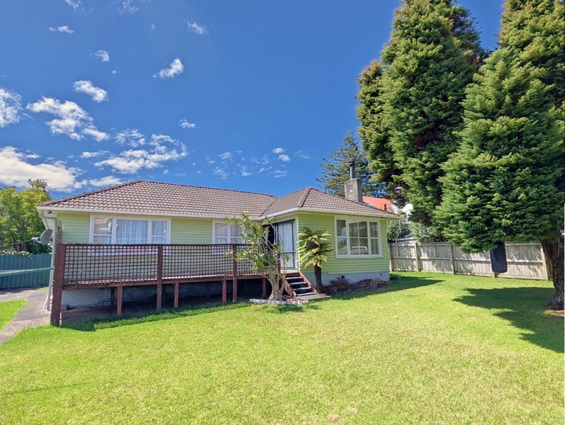 2A Brandon Road, Glen Eden, Waitakere - Carousel 1