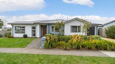 62 Ruahine Street, Trentham, Upper Hutt - Carousel 1