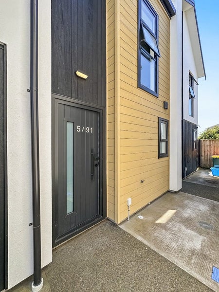 5/91 Oxford Terrace, Epuni, Lower Hutt - Carousel 2