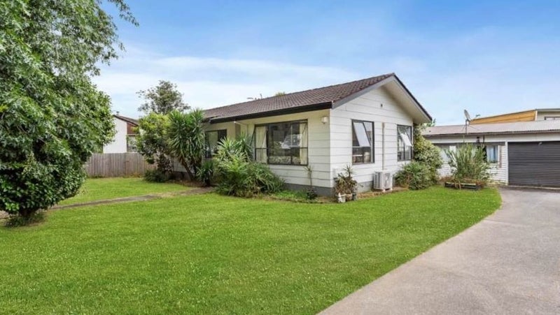 13 Redcrest Avenue, Red Hill, Papakura - Carousel 1