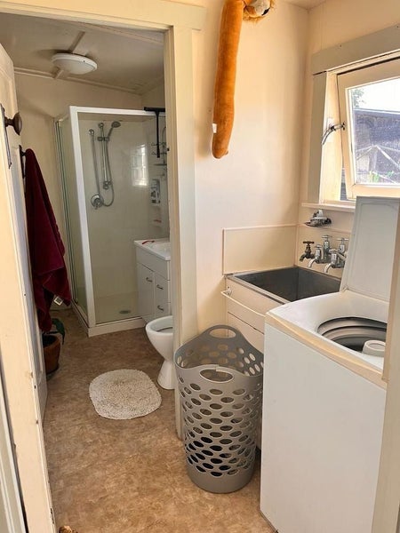 322 Ferry Road, Waltham, Christchurch - Carousel 11