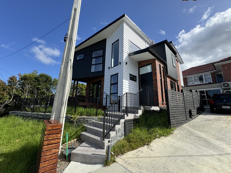 2A Maunder Place, New Lynn, Auckland - Carousel 14
