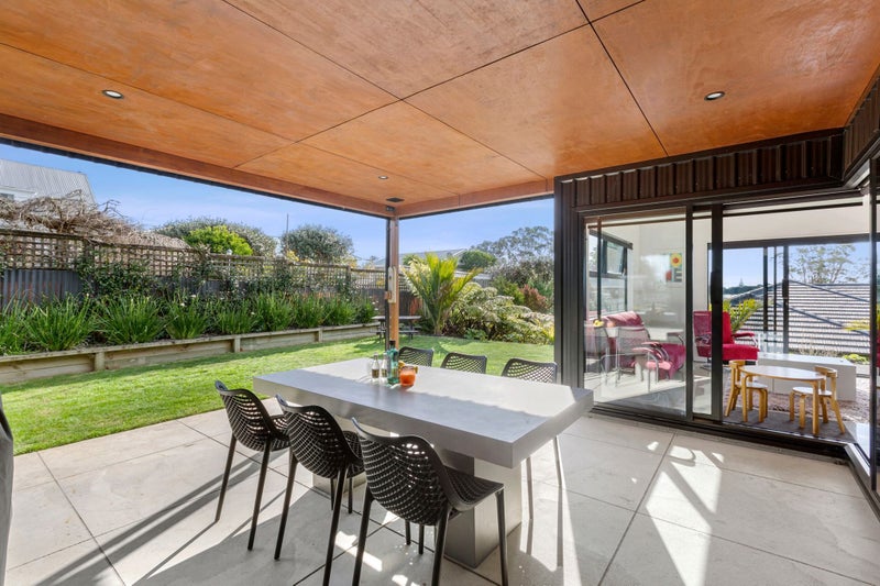 6 Piper Way, Glen Avon, New Plymouth - Carousel 2