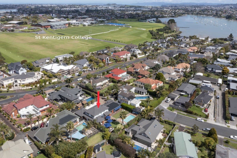 44 Manor Park, Sunnyhills, Auckland - Carousel 38