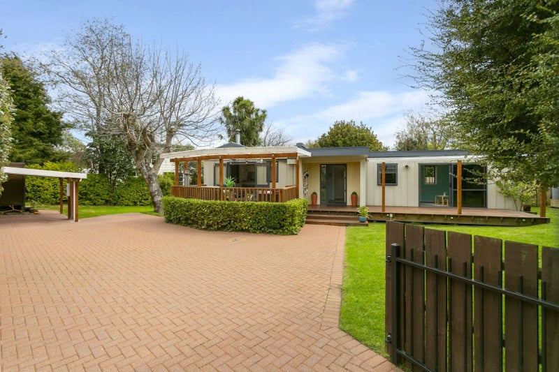 2/15 Sunset Street, Hilltop, Taupō - Carousel 1