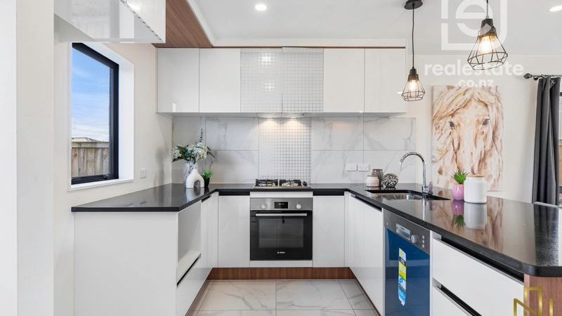 47B Soaring Bird Drive, Takanini, Auckland - Carousel 1