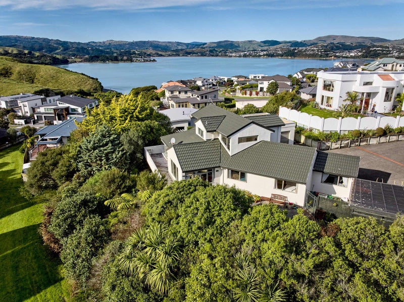 28 Saint Ives Drive, Camborne, Porirua - Carousel 2