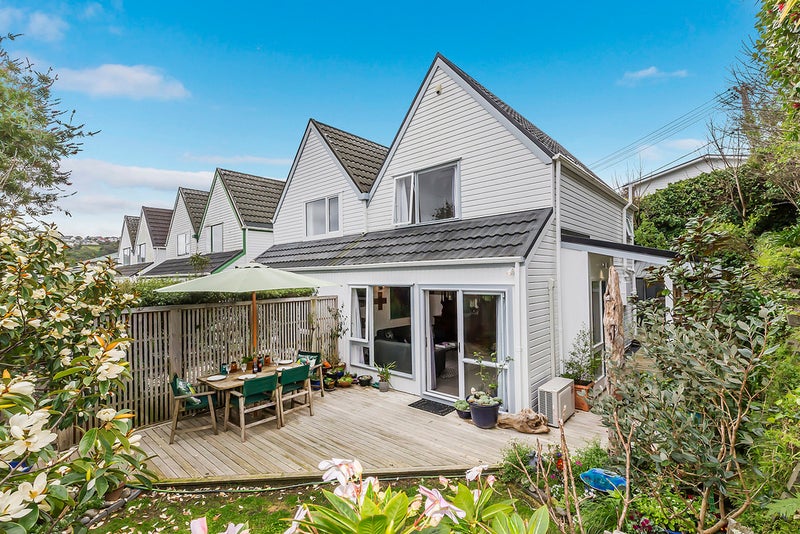 1/50 Darlington Road, Miramar, Wellington - Carousel 1