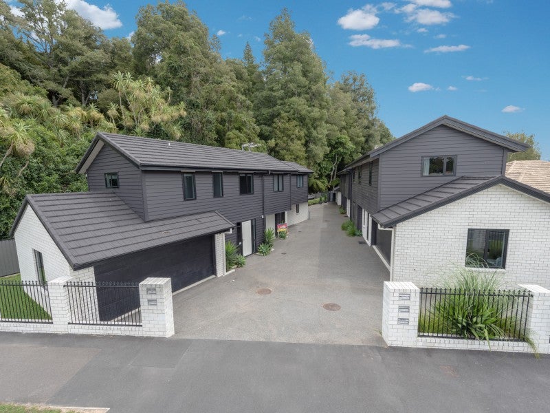 2/1 Brooklyn Road, Claudelands, Hamilton - Carousel 1