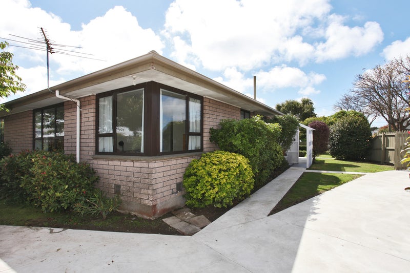 8 Adrian Place, Shirley, Christchurch - Carousel 1
