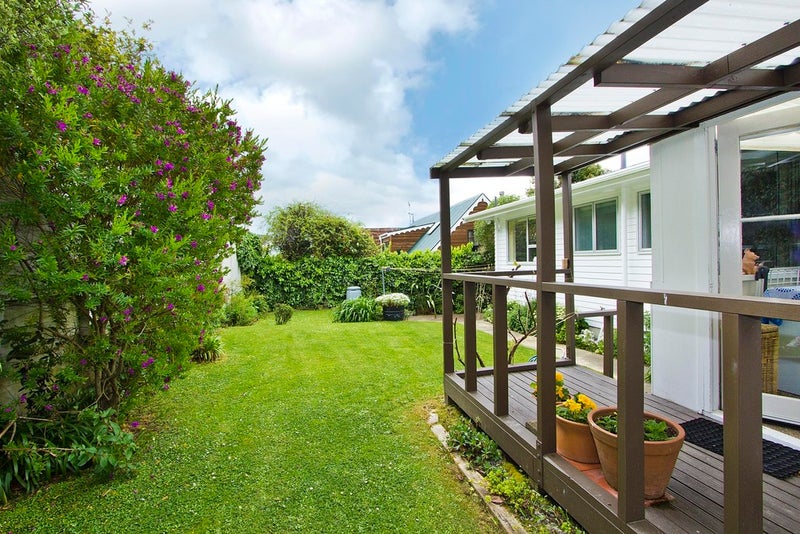 1 Stanhope Grove, Korokoro, Lower Hutt - Carousel 20