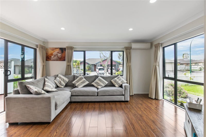 9 Erne Crescent, East Tamaki, Auckland - Carousel 2