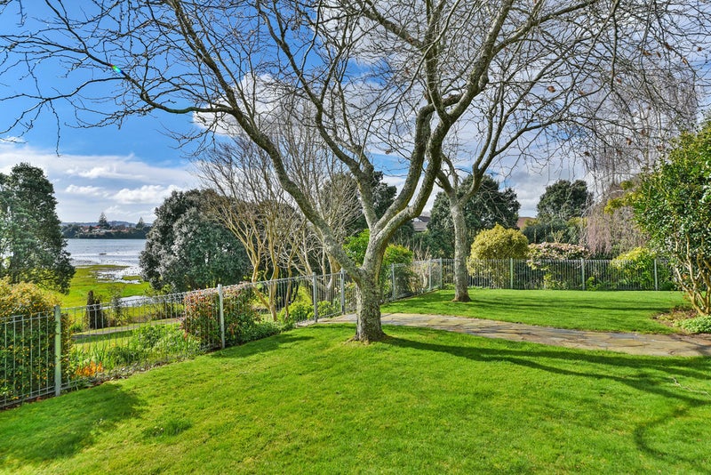 53 Rushgreen Avenue, Pahurehure, Papakura - Carousel 2