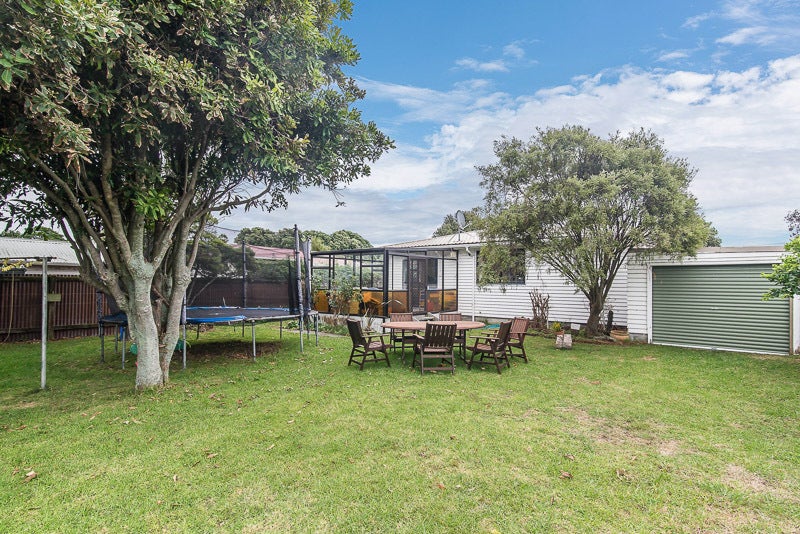 6 Haumia Street, Paekakariki - Carousel 1
