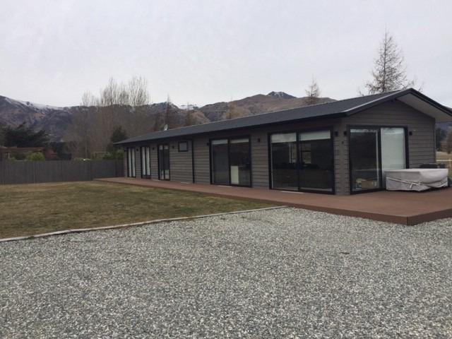 11 Charles Court, Wanaka - Carousel 1