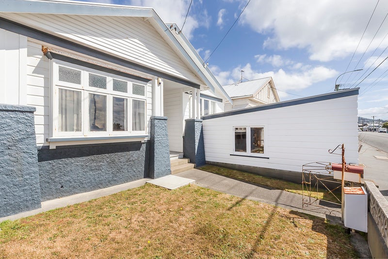 118 Onepu Road, Lyall Bay, Wellington - Carousel 2